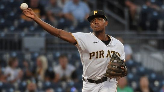 North Shore Tavern Mound Visit: Hayes' best plays in Gold Glove season taken at PNC Park (Weekly Features)